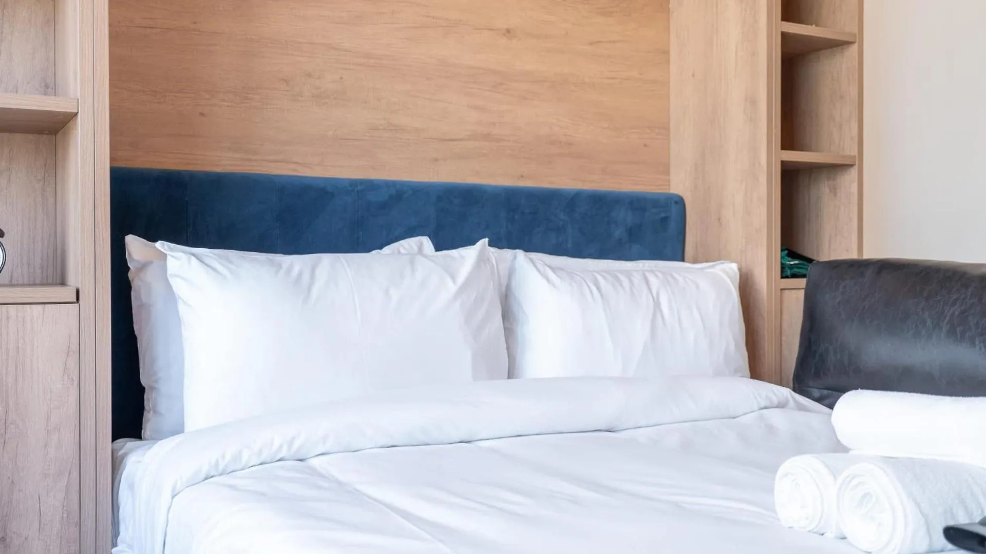 An Oasis Studio That Is Home Away From Home Dubai Apartment